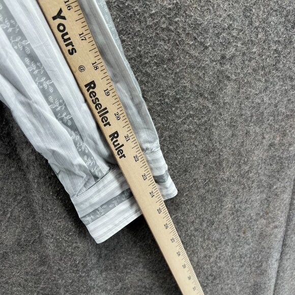 Hugo Boss Dress Shirt Mens Large Gray White Striped Long Sleeve Button Up - Picture 5 of 10